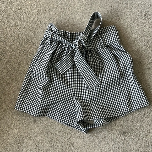 Aritzia Houndstooth Shorts - Picture 1 of 2